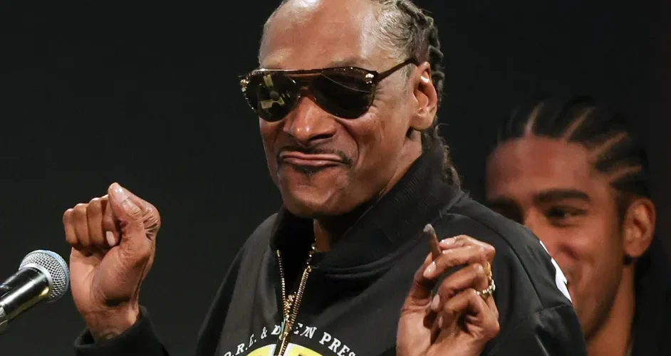 Snoop Dogg Leaves Spotify for Web3 Platform Tune.FM: Financial Motives Behind the Move